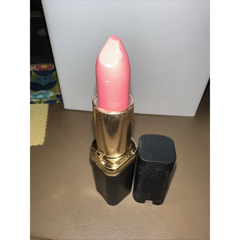 L'Oreal Paris Collection Exclusive Lipstick Julianne's Pink 701, soft nude pink